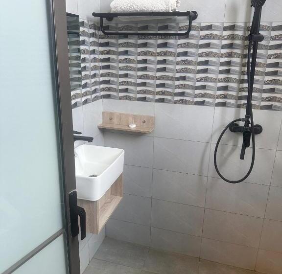 اتاق اکونومی یک تخته, Strikers Hotels And Clubs