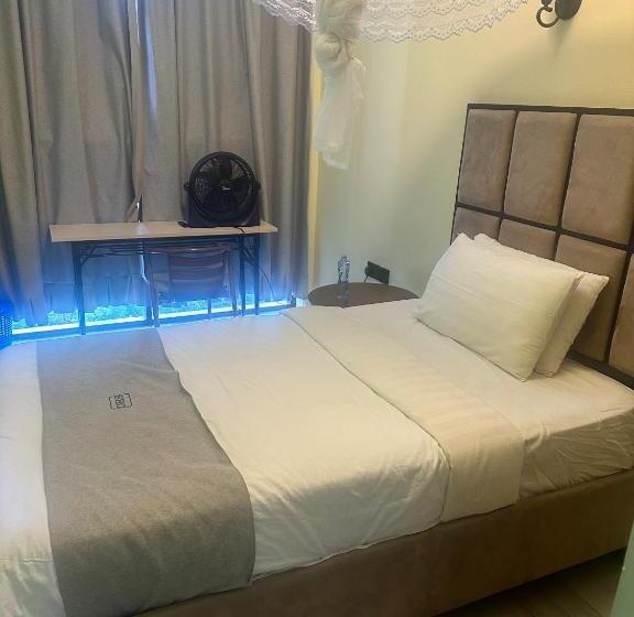 اتاق اکونومی یک تخته, Strikers Hotels And Clubs