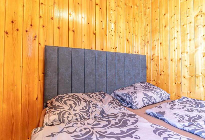 اتاق استاندارد با سرویس بهداشتی مشترک, Comfy Rooms In Shared Villa With Terrace And Garden