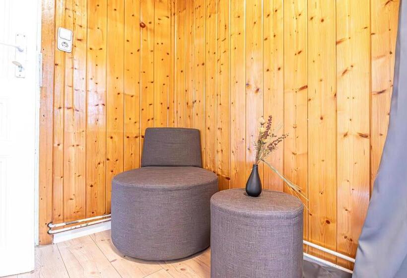 اتاق استاندارد با سرویس بهداشتی مشترک, Comfy Rooms In Shared Villa With Terrace And Garden