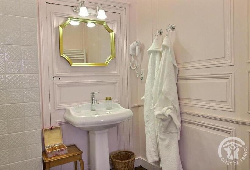 اتاق لوکس, Guest House Saint Yves