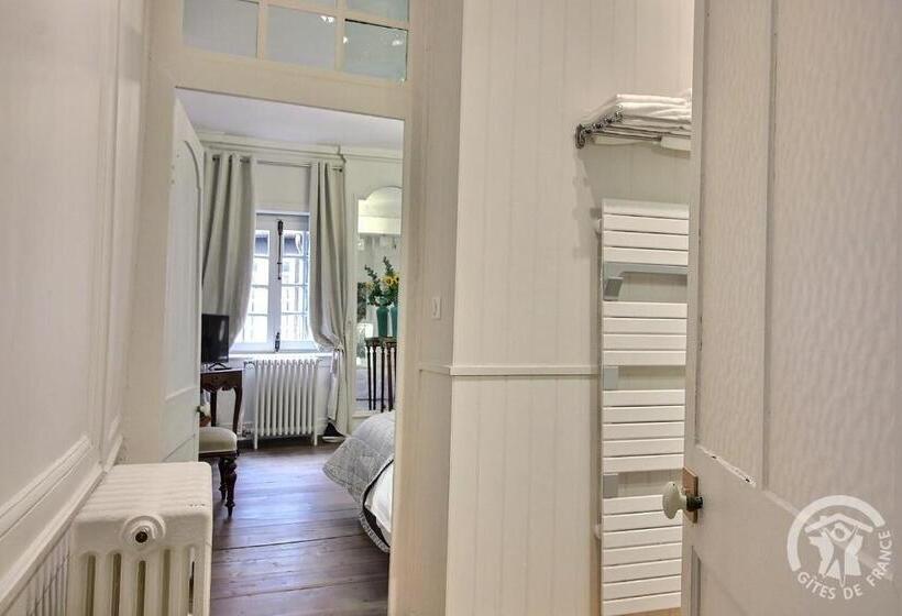 Семейный Номер, Guest House Saint Yves