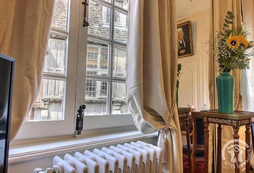 اتاق خانوادگی, Guest House Saint Yves