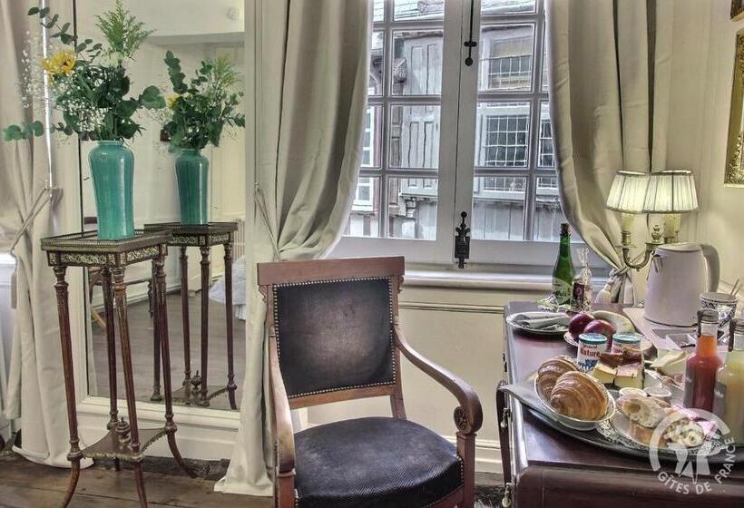 اتاق خانوادگی, Guest House Saint Yves