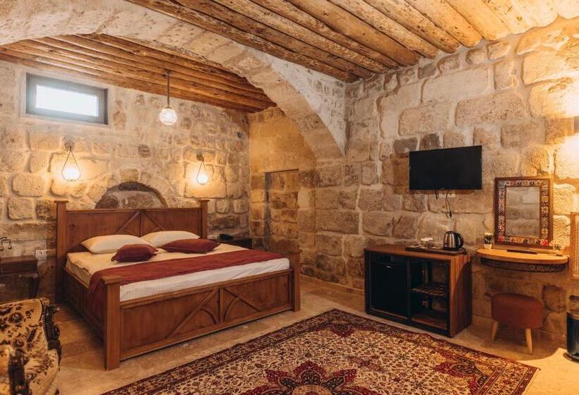 سوئیت با تخت بزرگ, Songül Hanım Konağı