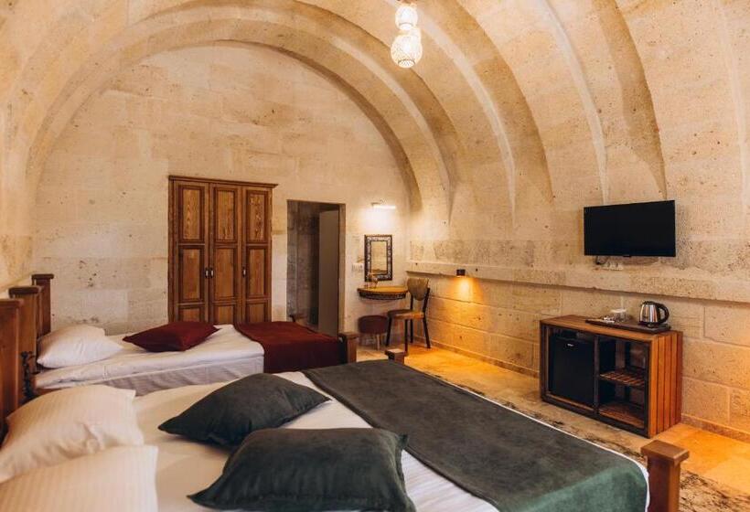 سوئیت با وان آب گرم, Songül Hanım Konağı