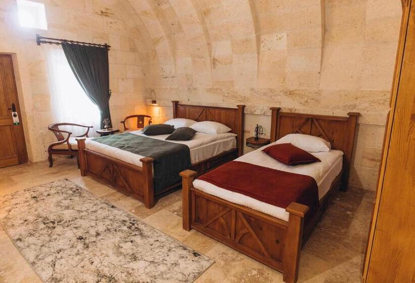 سوئیت با وان آب گرم, Songül Hanım Konağı