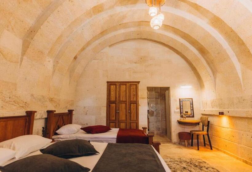 سوئیت با وان آب گرم, Songül Hanım Konağı