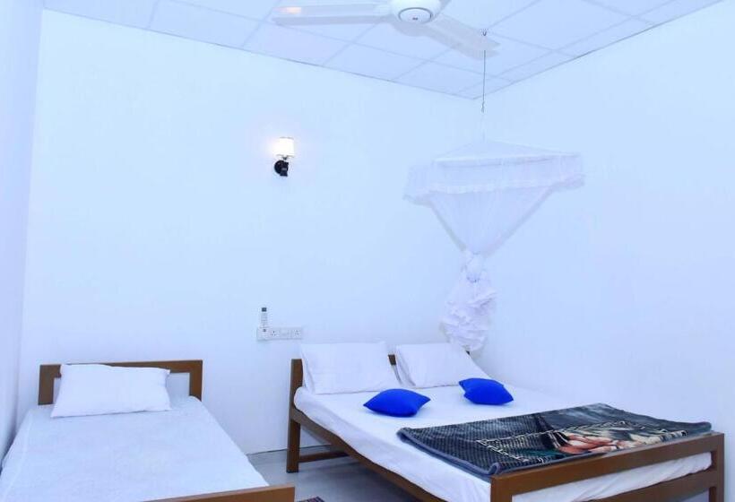 غرفة عائلية, Lake Forest Lodge