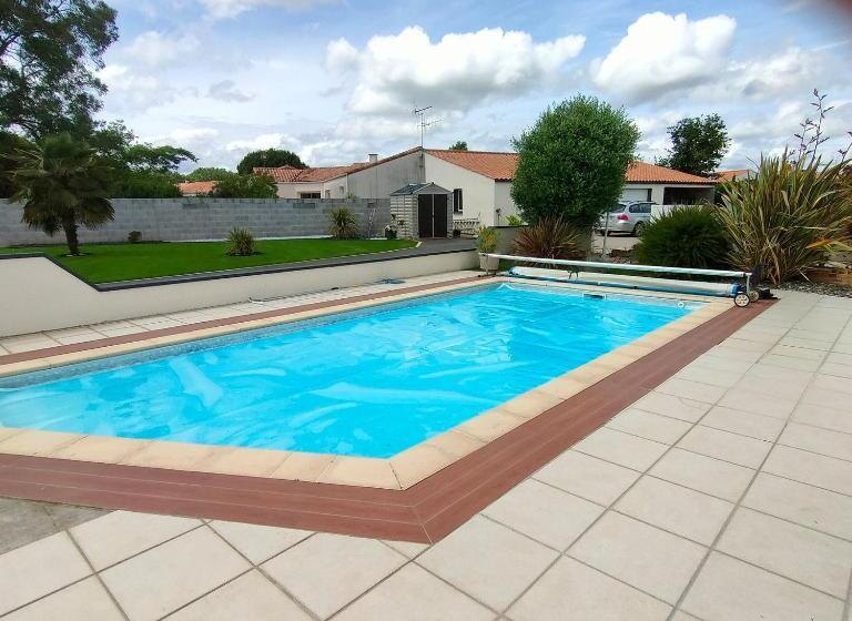 스탠다드 룸, Les Papillons Roses