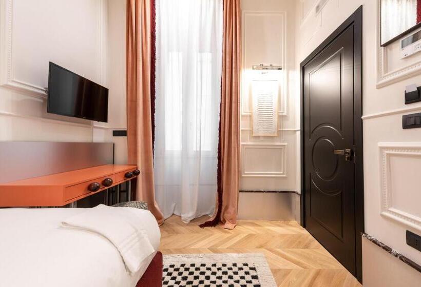 اتاق استاندارد یک نفره, The Couper Umiltà