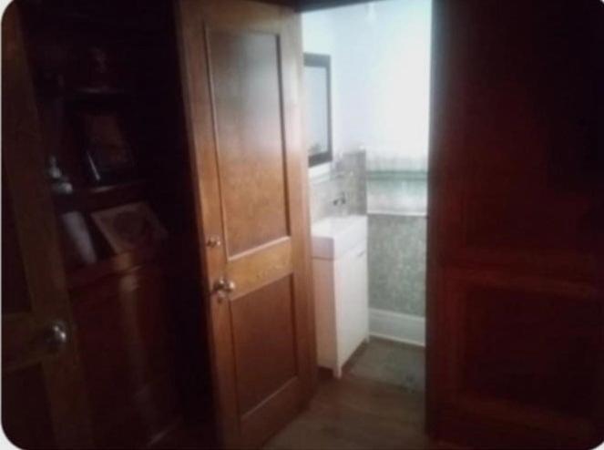 غرفة ديلوكس, Dunjen Manor