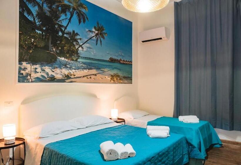 اتاق استاندارد سه نفره, Sea House