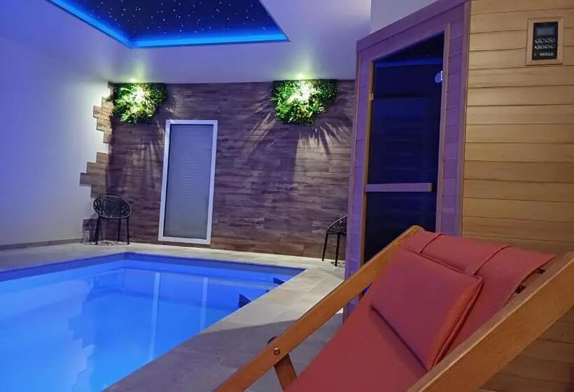 キングサイズベッドのスタンダードルーム, Bélénos   Suites & Spa