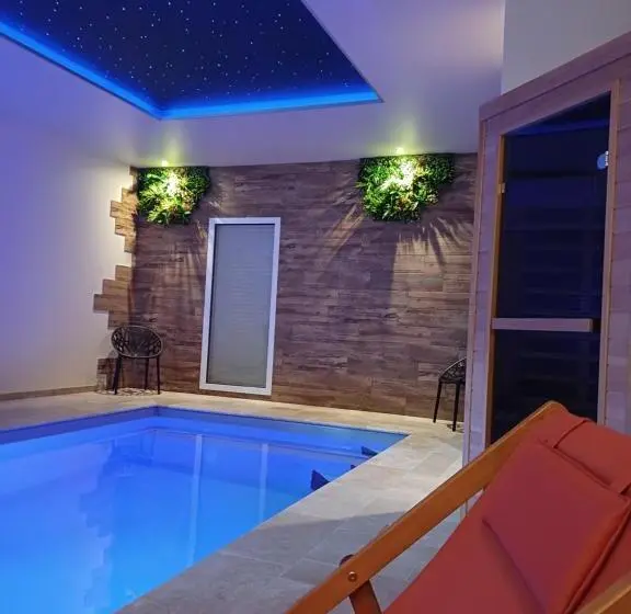 キングサイズベッドのスタンダードルーム, Bélénos   Suites & Spa