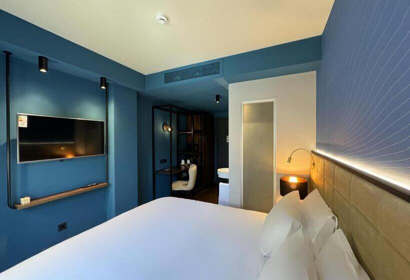 اتاق استاندارد با تخت بزرگ, Tbilisi Edition   Design