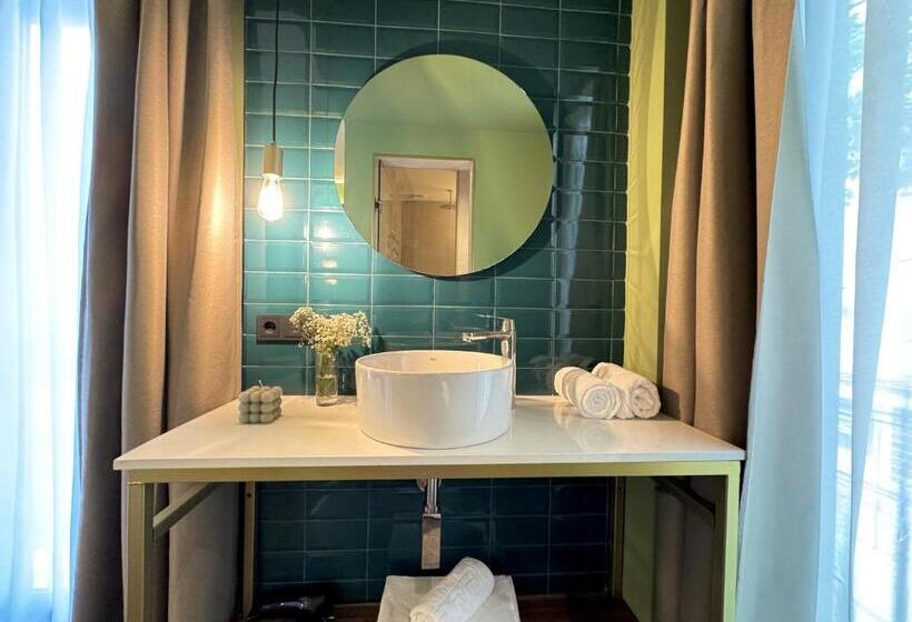 اتاق سوپریور با تخت بزرگ, Tbilisi Edition   Design