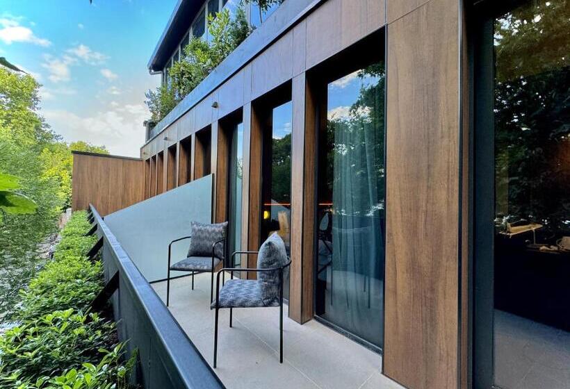 اتاق لوکس با تخت بزرگ, Tbilisi Edition   Design