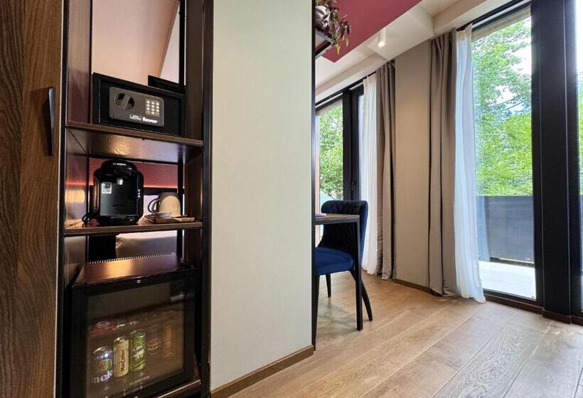 اتاق لوکس با تخت بزرگ, Tbilisi Edition   Design