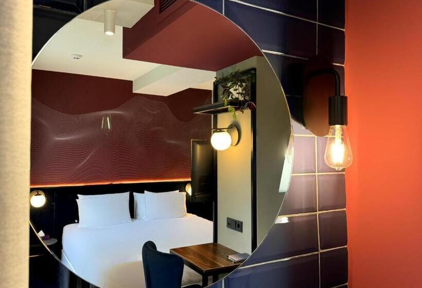 اتاق لوکس با تخت بزرگ, Tbilisi Edition   Design