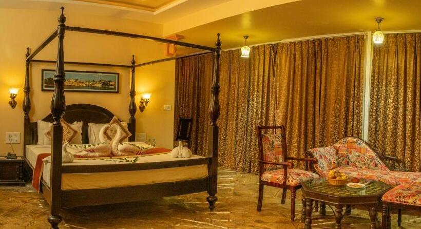 Президентский Люкс, Unvr A Peace Full Farmhouse Resort Udaipur