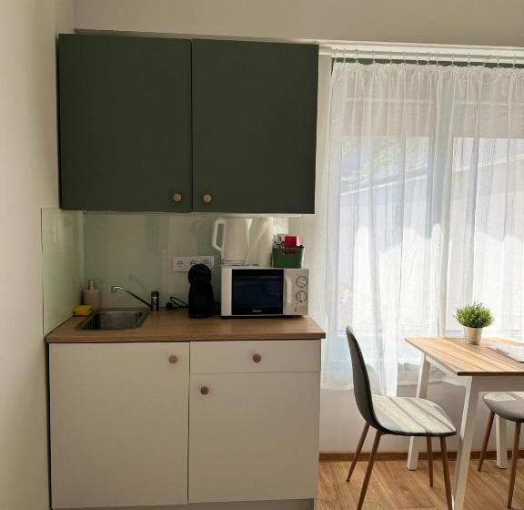 סטודיו סטנדרט, מיטה זוגית, Kastélykert Vendégház Tata