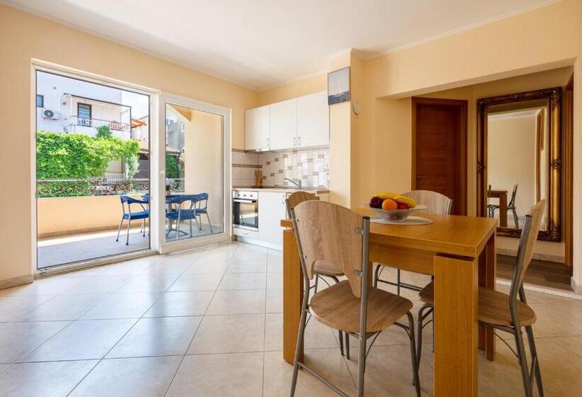 اتاق استاندارد سه نفره, Guest House Ardiana