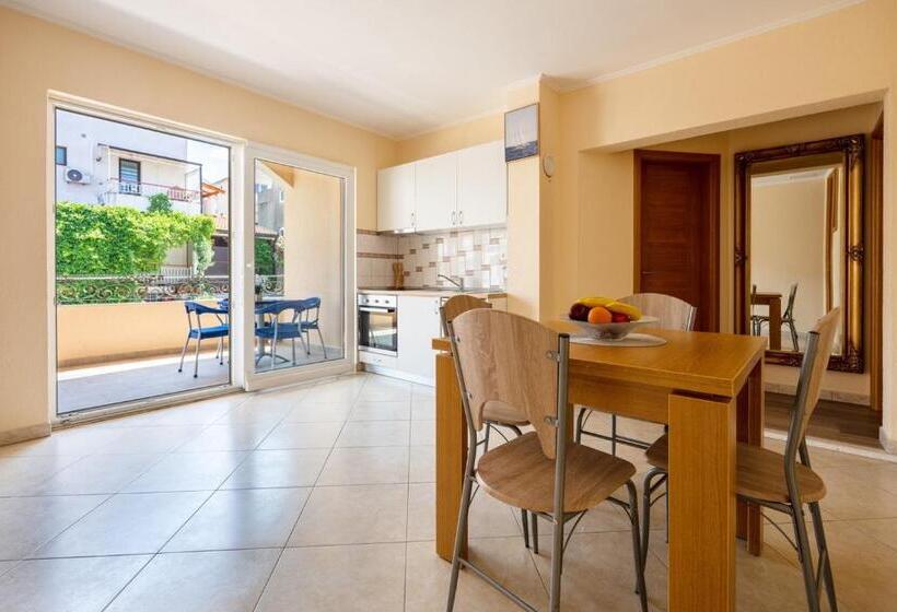 اتاق استاندارد چهار تخته, Guest House Ardiana