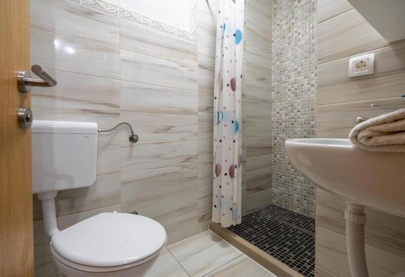 اتاق استاندارد چهار تخته, Guest House Ardiana