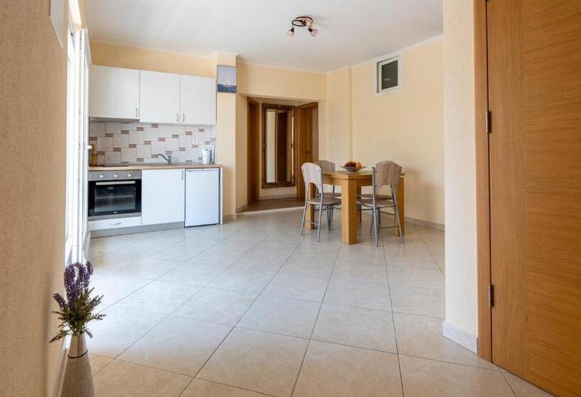 اتاق استاندارد چهار تخته, Guest House Ardiana