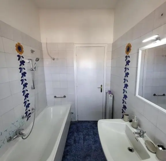اتاق لوکس, Leonardo Da Vinci Guest House