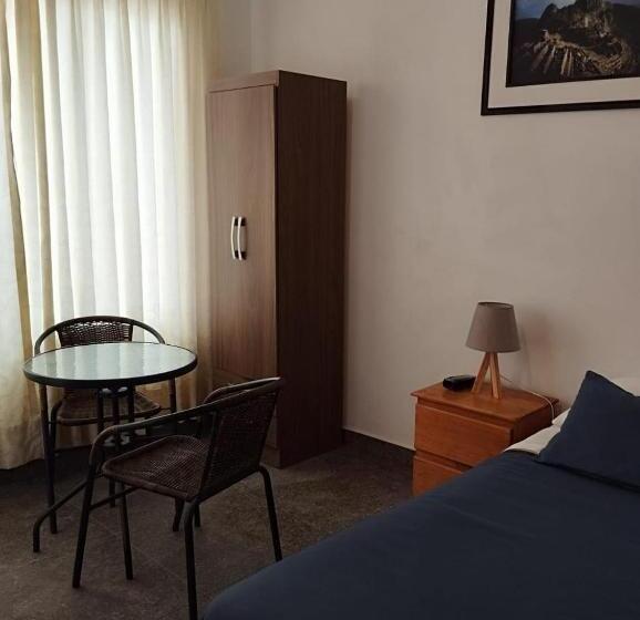 חדר אקונומי, Ravenala Paracas Hostel