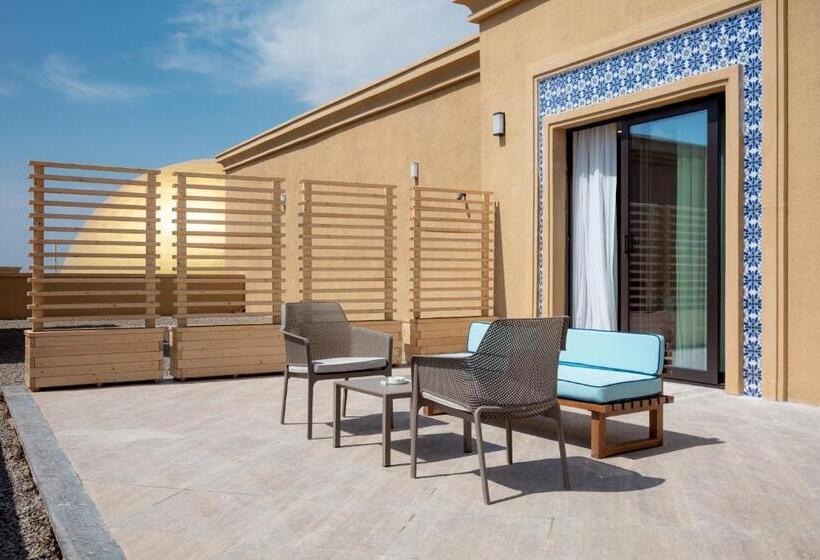 سوئیت جونیور با تراس, Karavansaray Turkistan Family Hotel   Flying Theatre Access