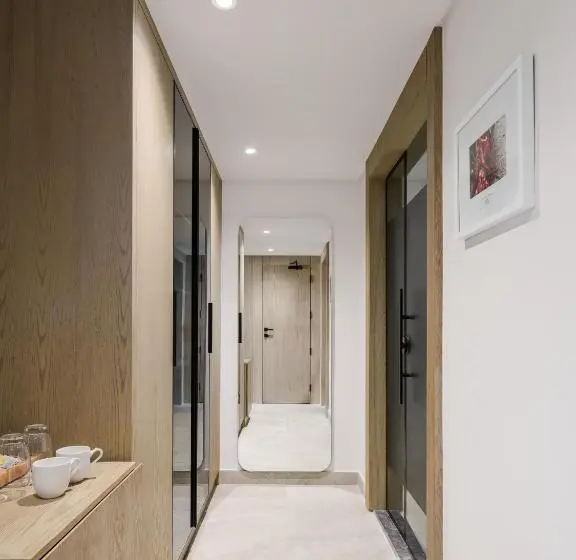 اتاق لوکس با تخت بزرگ, The G Hotel Einbay