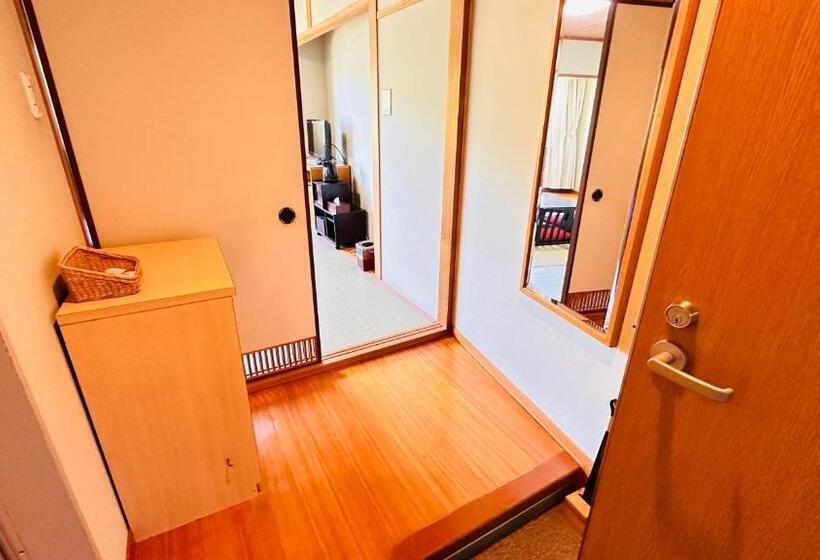 חדר סטנדרט לארבעה, Global Resort Nukui