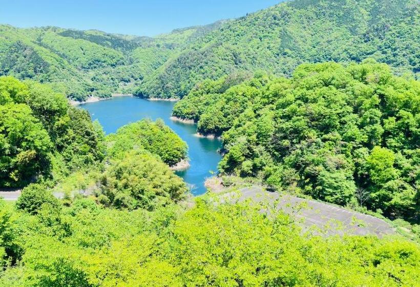 חדר סטנדרט לארבעה, Global Resort Nukui