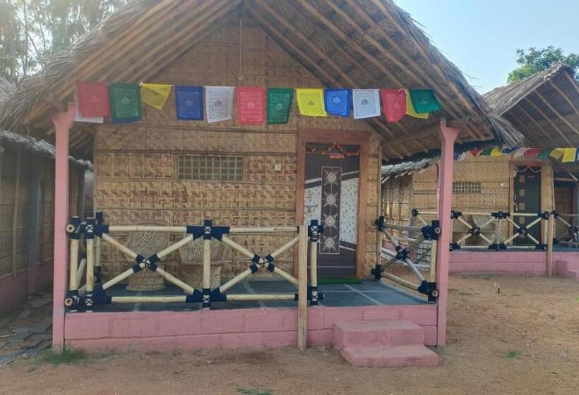 חדר משפחתי, Hampi Waterfall Cottages