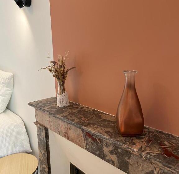 标准三人间, ô Saint Aubin