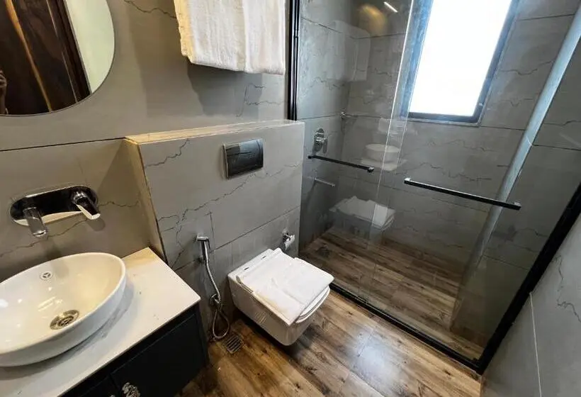 اتاق لوکس, The Hoften Sukh Vasa, Sector 51 & Golf Course Ext Road