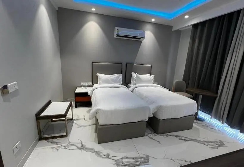 اتاق خانوادگی, The Hoften Sukh Vasa, Sector 51 & Golf Course Ext Road