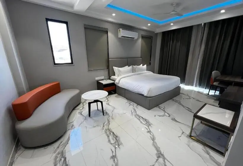 سوئیت با بالکن, The Hoften Sukh Vasa, Sector 51 & Golf Course Ext Road