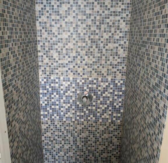 스탠다드 스튜디오, Kadina Homestay Aeropolis Bandara