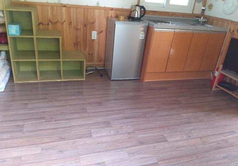 四人标准间, Sangjoo Munjangdae Healing House