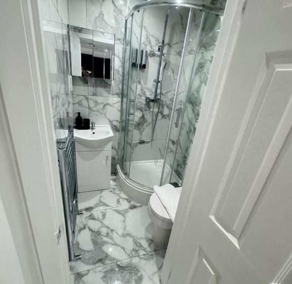 اتاق استاندارد, Tina Guest House