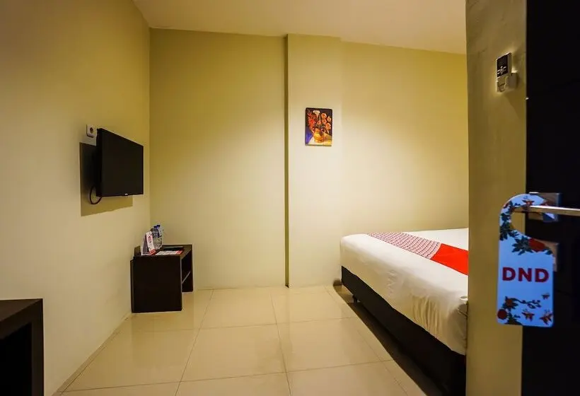 デラックスルーム, Reddoorz @ Rids Hotel Manado
