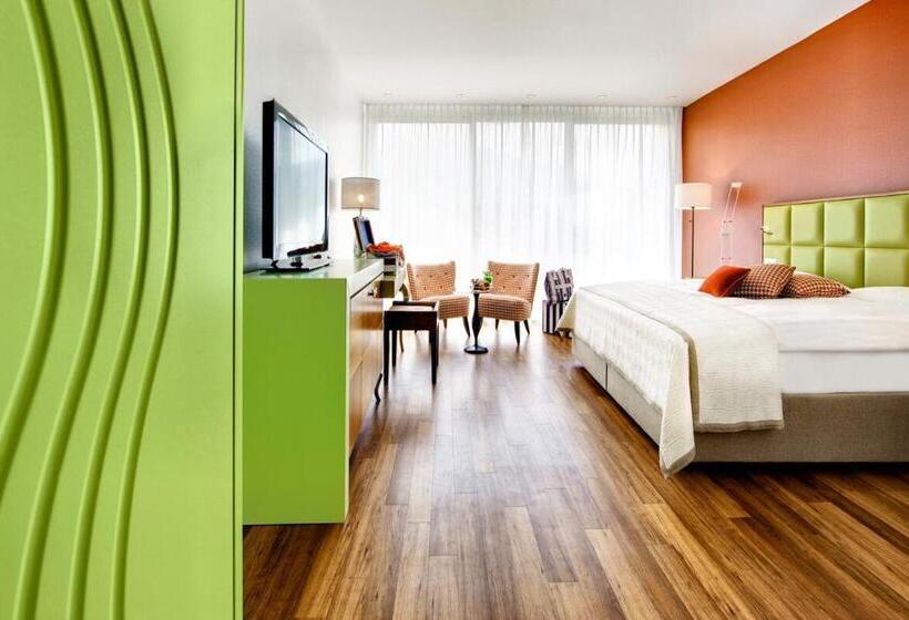 Comfort room with view, Eden Roc Marina