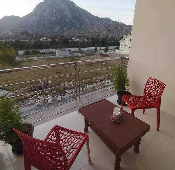 标准间带山景, Nandi Skandagiri Guest House