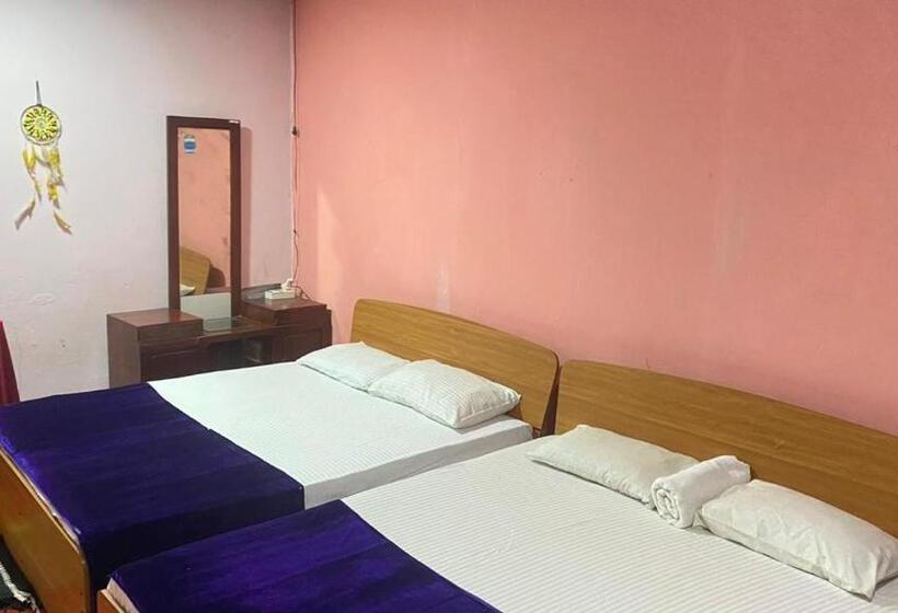 غرفة عائلية, Ambalama Hostel