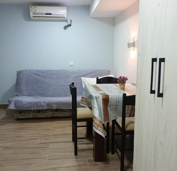 آپارتمان 1 خوابه, Serenita Stone House