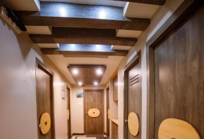 デラックスルーム, Amarjeet